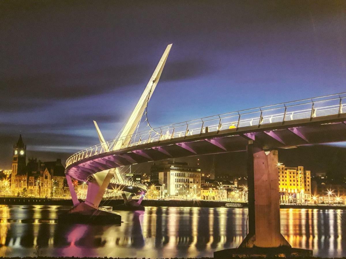 Bridge House Derry City Townhouse Central Free Parking Villa Bagian luar foto